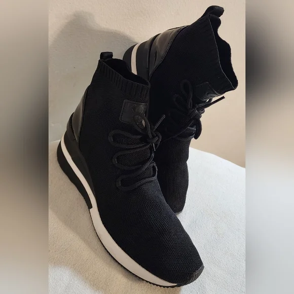 Michael Kors Skyler Knit Black Sock High-Top Women Sneakers 7.5 - Picture 1 of 12